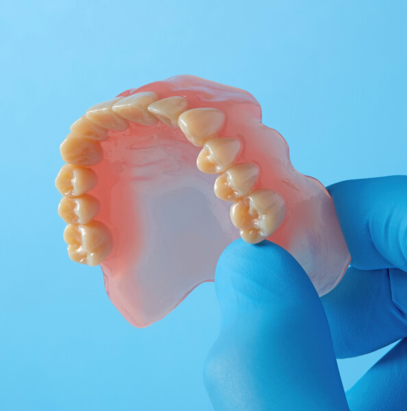 Fig. 5: Complete denture printed in Denture Base Resin and Denture Teeth Resin (both Formlabs) in 50 µm.